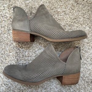 Sofft Canobie Bootie Sage Green Size 10